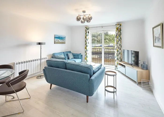 Host & Stay - Shipwrights Eskape